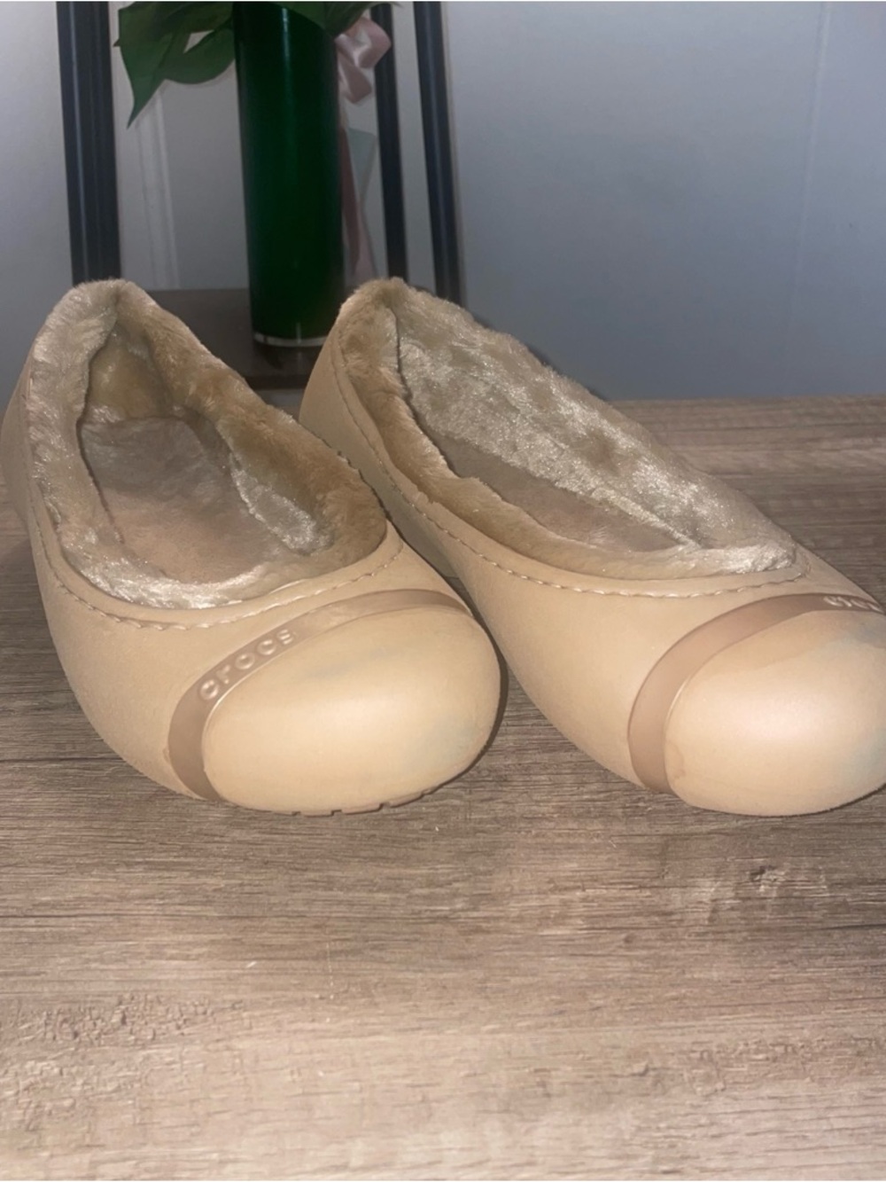 CROCS FUR LINED SLIP ON SHOES SIZE 7  Tan Faux-Fur Lined Slip-On Flats